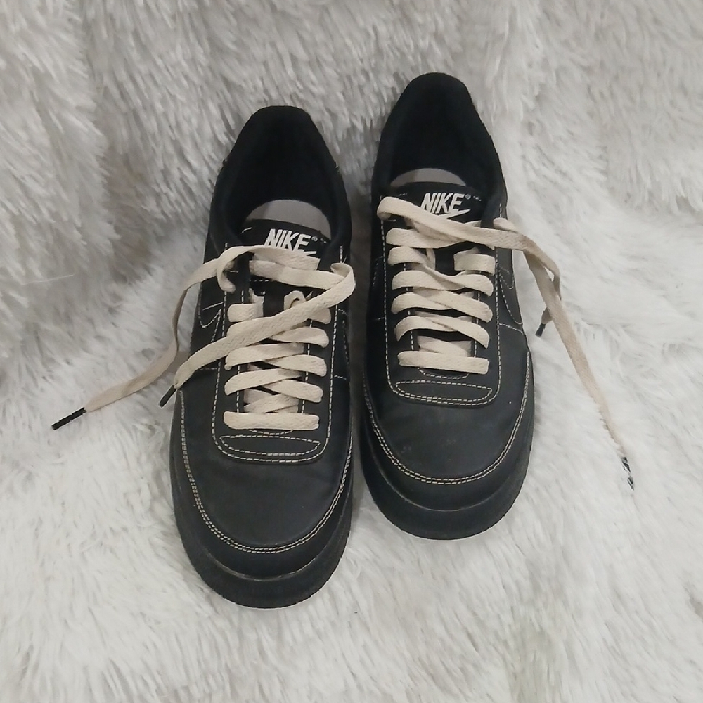 Nike Men's Black Sneakers with White Laces/ Accents